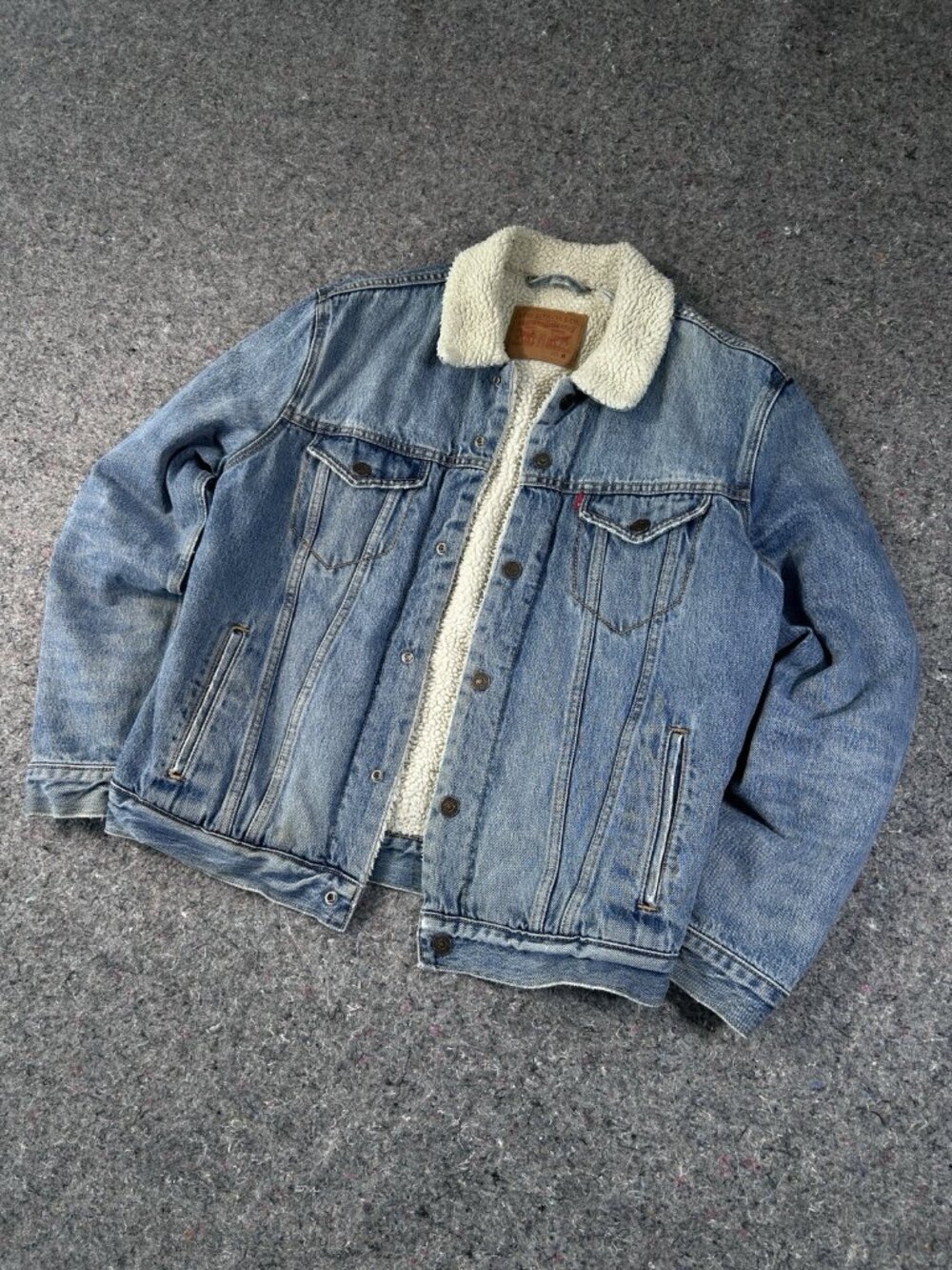 Levi's Type III Sherpa Trucker Jacket Blue Denim Men’s Size M  16365-0044